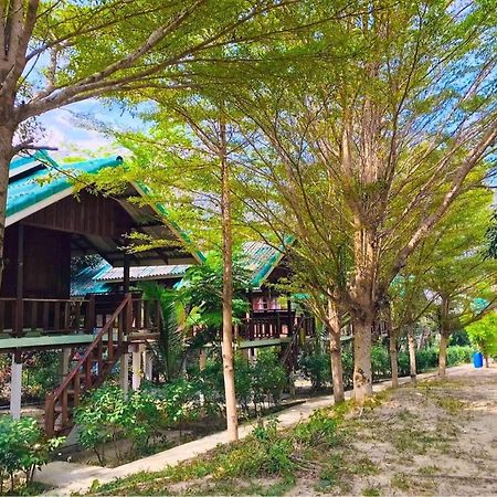 阁帕延岛 拉斯塔之家旅馆酒店 外观 照片