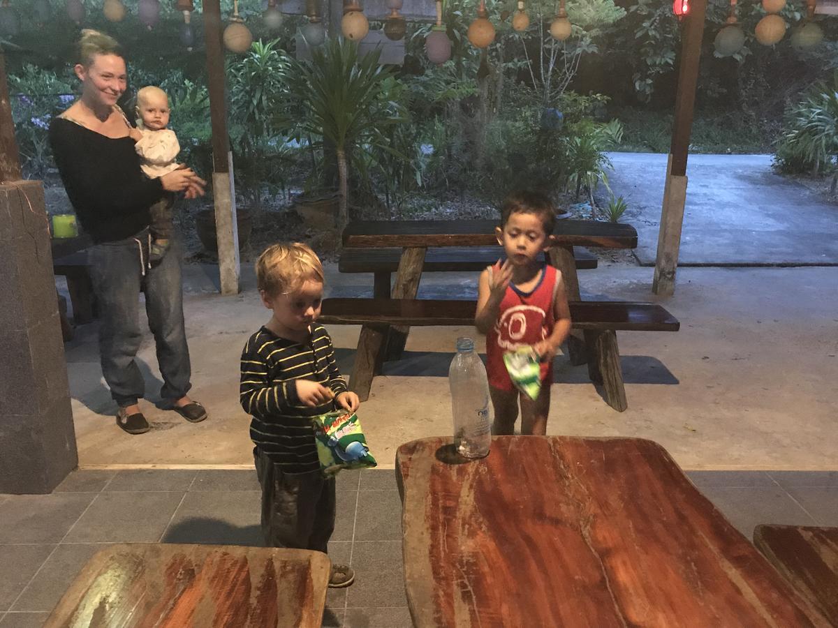阁帕延岛 拉斯塔之家旅馆酒店 外观 照片