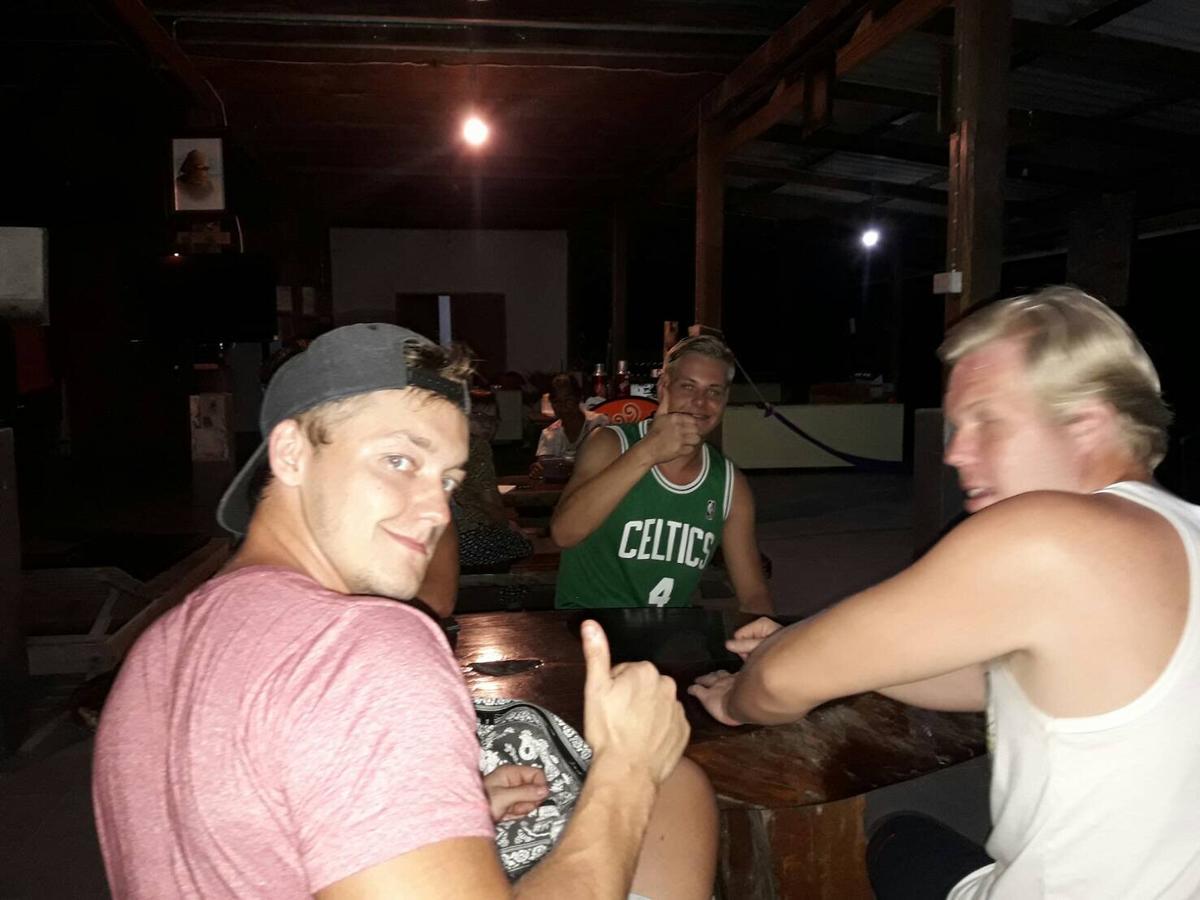 阁帕延岛 拉斯塔之家旅馆酒店 外观 照片